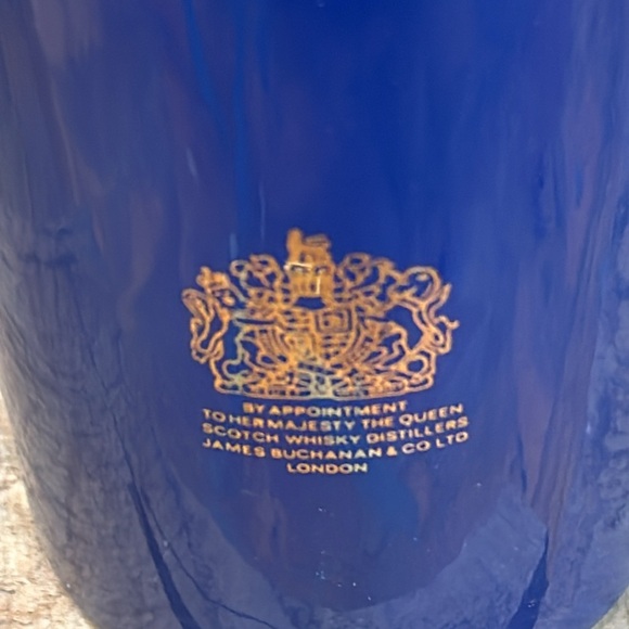 VINTAGE BUCHANAN’S DE LUXE SCOTCH WHISKY PITCHER 24 GOLD LETTERING. - Picture 4 of 9